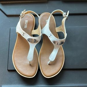Women's MK Plate Flat Thong Sandals